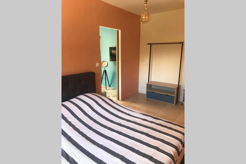 Logement Attenant A Une Villa T2 Avec Terrasse . Besse-sur-Issole Екстериор снимка