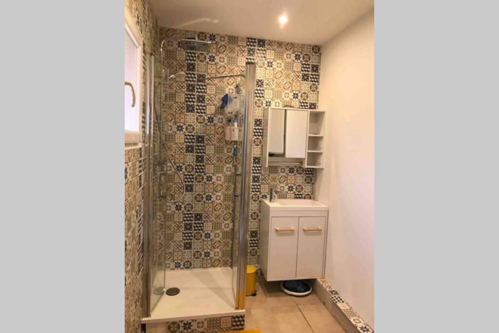 Logement Attenant A Une Villa T2 Avec Terrasse . Besse-sur-Issole Екстериор снимка