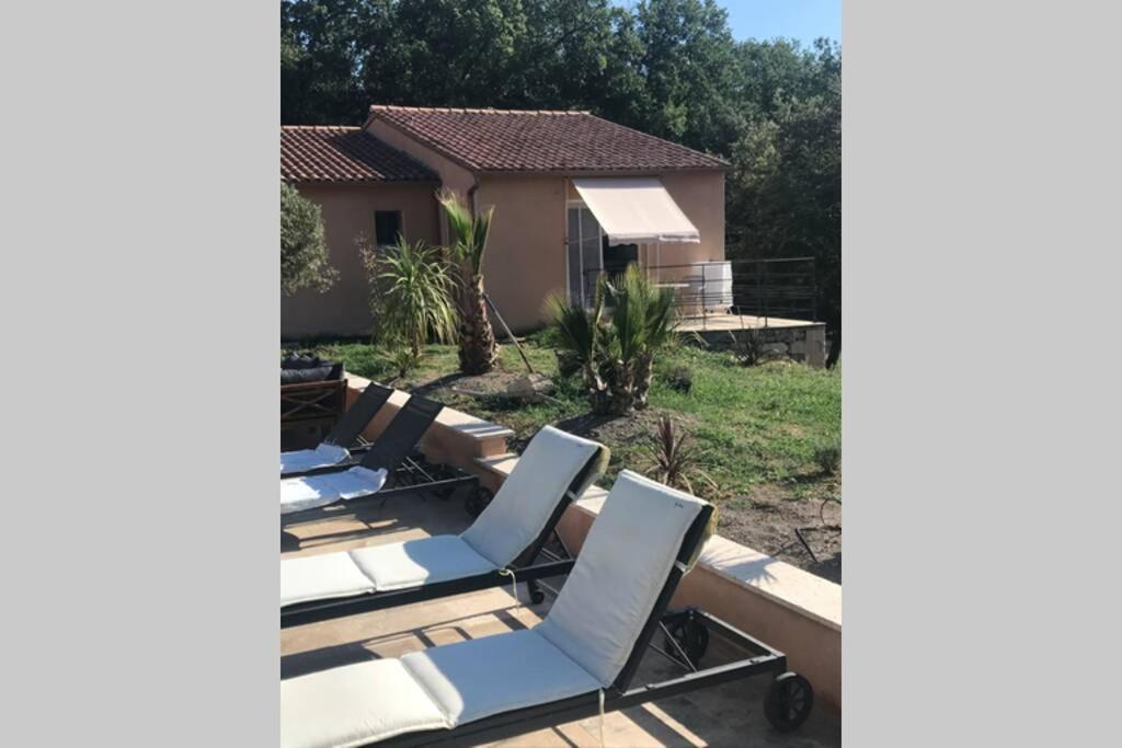 Logement Attenant A Une Villa T2 Avec Terrasse . Besse-sur-Issole Екстериор снимка